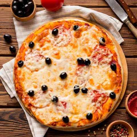 Prosciutto & Arugula Pizza – 14-inch, Thin Crust, Shaved Parmesan, Extra Virgin Olive Oil