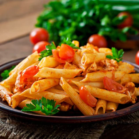 Penne Arrabbiata – Spicy Tomato Sauce, Garlic, Crushed Red Pepper, Fresh Basil