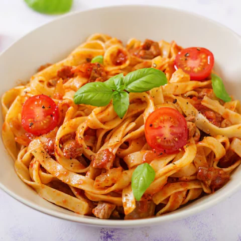Linguine with Clams – White Wine Garlic Sauce, Fresh Parsley, Lemon Zest
